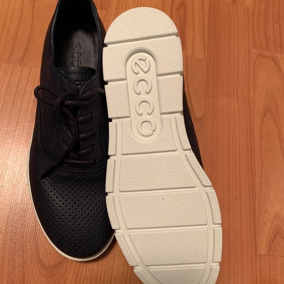 Brand new Ecco Sneakers - Picture 2 of 3